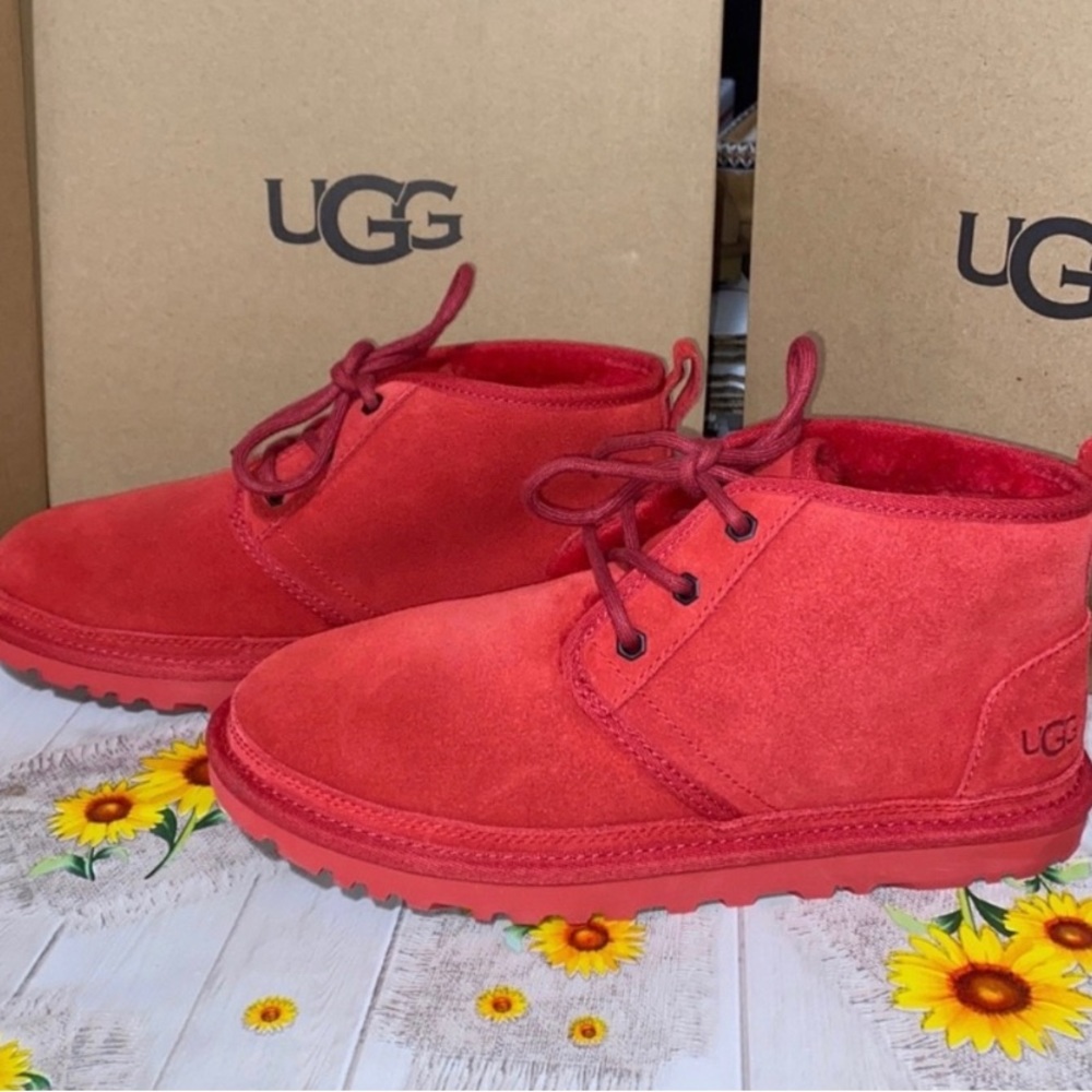 UGG NEUMEL W Size 8